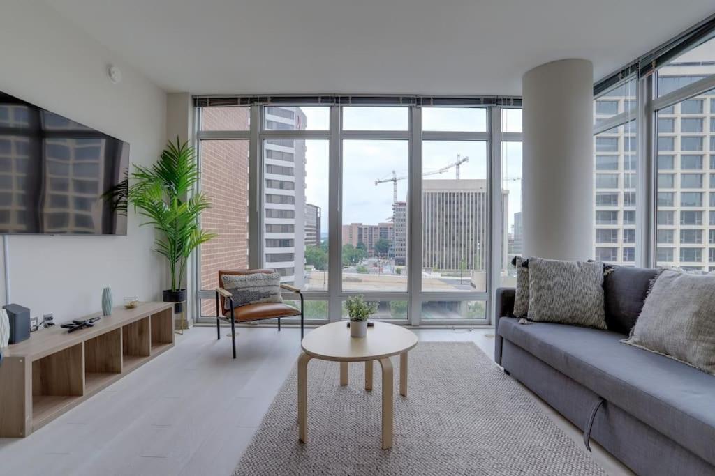 Wonderful 2Br Apartment At Crystal City Arlington Buitenkant foto