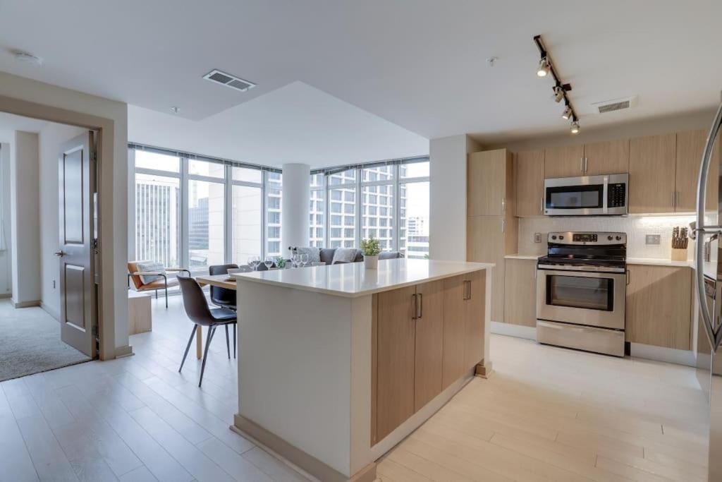 Wonderful 2Br Apartment At Crystal City Arlington Buitenkant foto