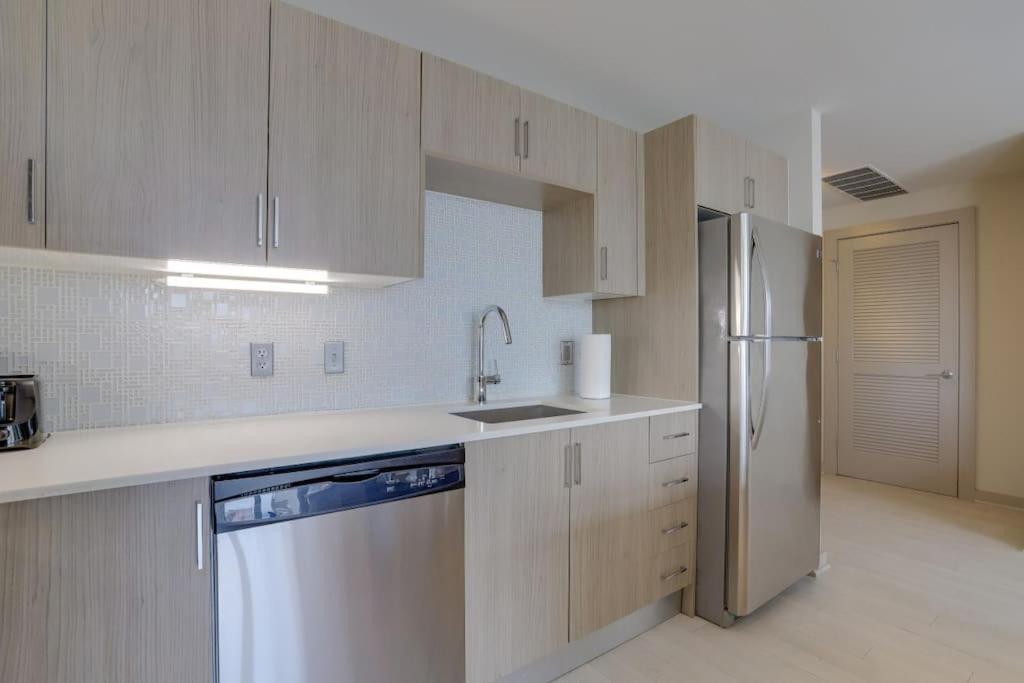 Wonderful 2Br Apartment At Crystal City Arlington Buitenkant foto