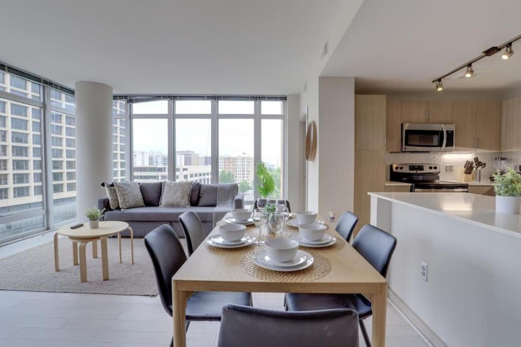 Wonderful 2Br Apartment At Crystal City Arlington Buitenkant foto