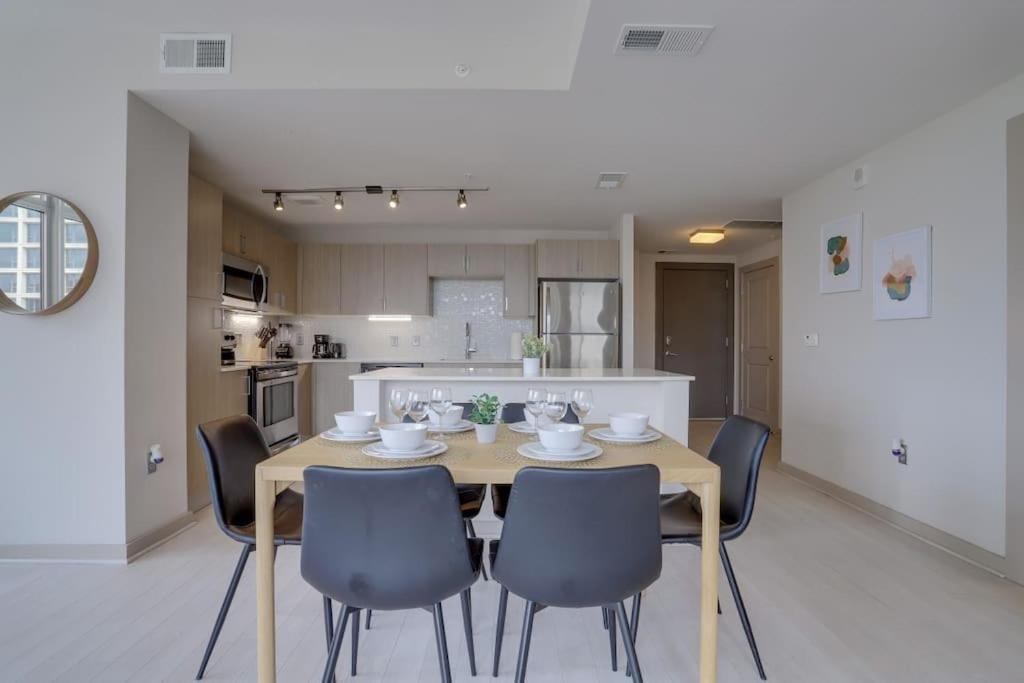 Wonderful 2Br Apartment At Crystal City Arlington Buitenkant foto