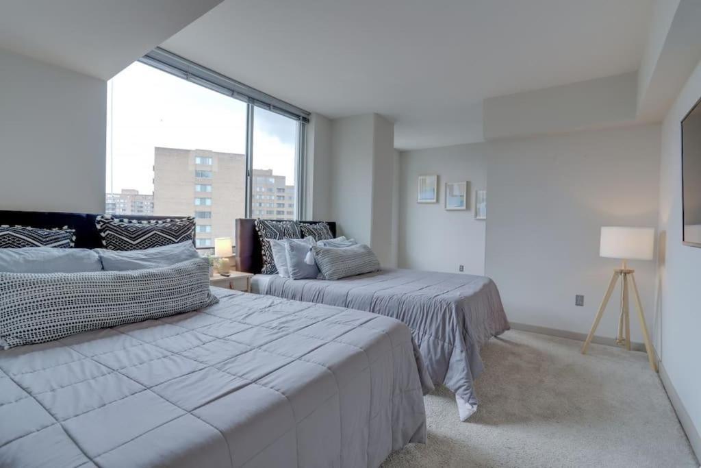 Wonderful 2Br Apartment At Crystal City Arlington Buitenkant foto