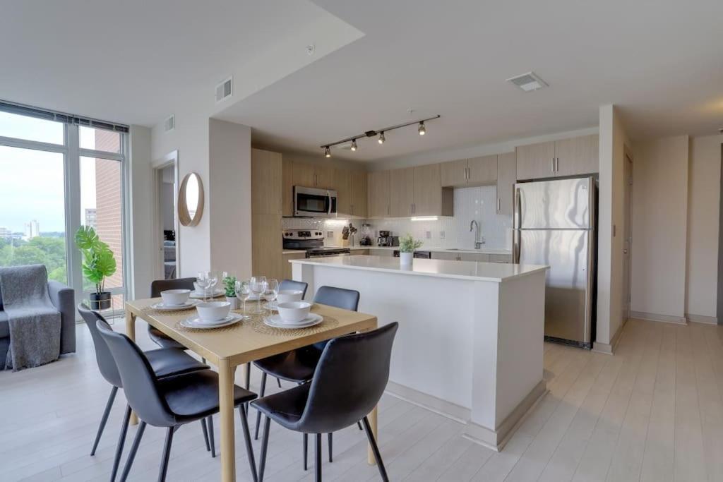 Wonderful 2Br Apartment At Crystal City Arlington Buitenkant foto