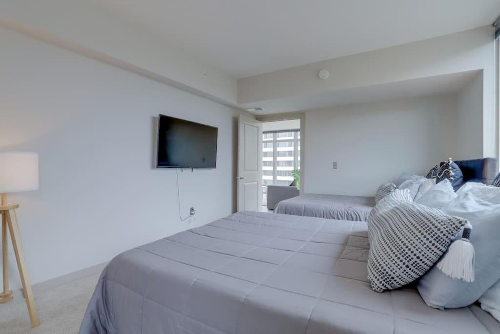 Wonderful 2Br Apartment At Crystal City Arlington Buitenkant foto