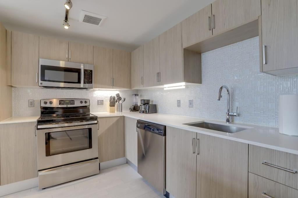 Wonderful 2Br Apartment At Crystal City Arlington Buitenkant foto