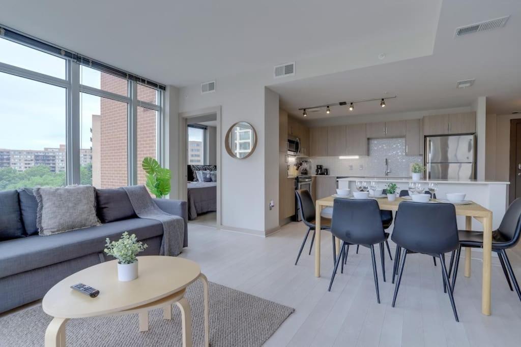 Wonderful 2Br Apartment At Crystal City Arlington Buitenkant foto