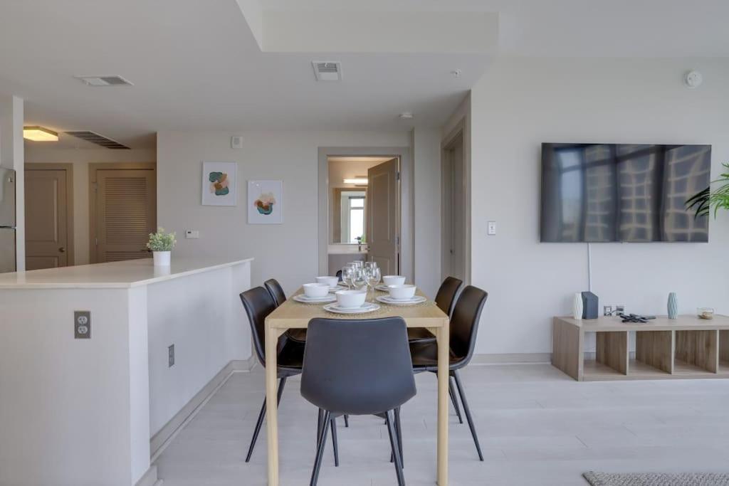Wonderful 2Br Apartment At Crystal City Arlington Buitenkant foto